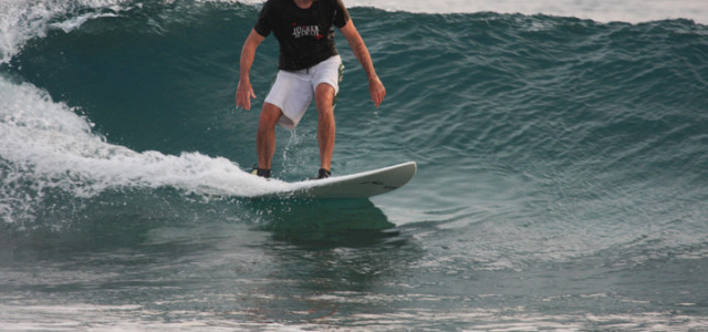 Kölner Surflegende auf den Malediven – Mike Jucker Hawai’i ist dabei
