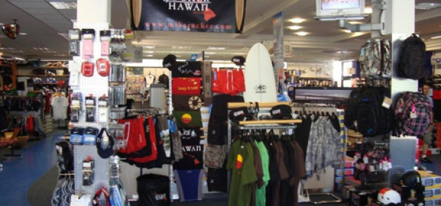 Individual Surfwear nun auch in Strassenshops erhältlich