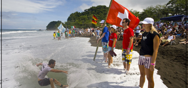 MikeJuckerHawai’i grüsst das Schweizer Surfteam