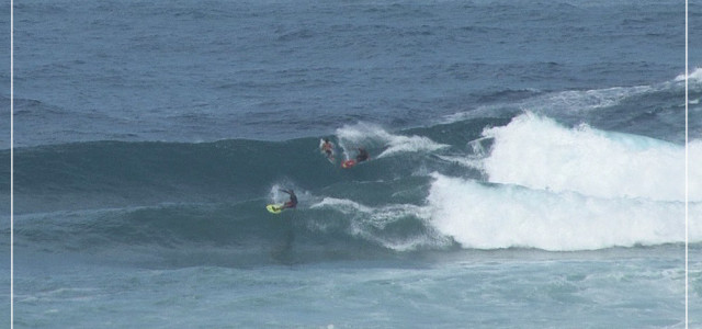 Picture of the day November 12th 2009 – Simultain sufing