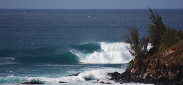 Honolua Bay on FIRE and some one gives a shit